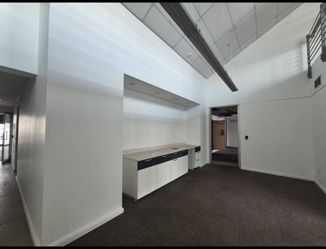 1,789M² OFFICE TO LET IN SANDTON CENTRAL